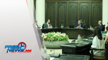 Վարչապետը Քաղաքացու օրվա առիթով հյուրընկալել է տարբեր դպրոցներ ներկայացնող աշակերտների