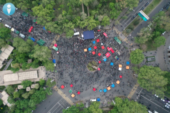 Ժամը 19:15-ի դրությամբ Ֆրանսիայի հրապարակում և հարակից տարածքներում գտնվել է շուրջ 5600 մարդ