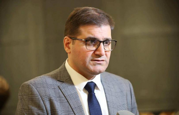 Որևէ հոգևորական, այդ թվում Միքայել սրբազանը, չեն այցելել ծեծված մեծահասակ գյումրեցիներին. Արման Բաբաջանյան