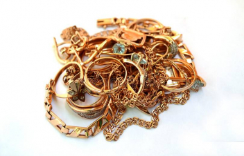 Լուսակունքում հարսը սկեսրայրի ննջասենյակից գողացել էր 10 միլիոն դրամ, ոսկյա զարդեր և տվել մորը