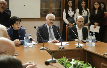 Արցախի պետական նախարար, ԱրՊՀ խորհրդի նախագահ Արտակ Բեգլարյանը ողջունել է ուսանողական գիտաժողովը