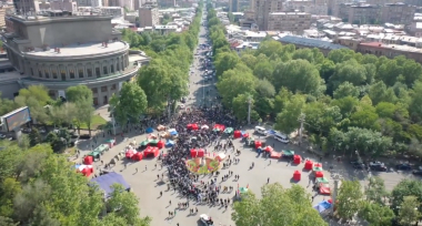 Ցուցարարարների երթի մենկարկը՝ թռչնի թռիչքի բարձրությունից (տեսանյութ)