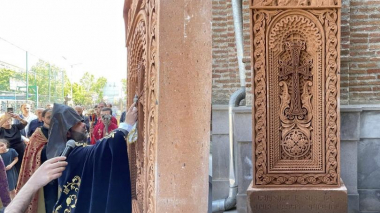 Թբիլիսիում օծվեց հայ և վրաց ազգերի բարեկամությանը նվիրված խաչքար