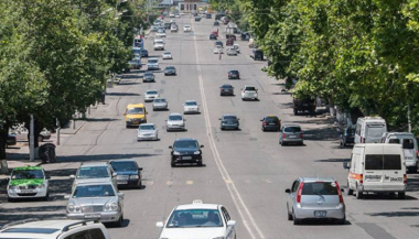 Լենինգրադյան փողոցից դեպի Ծիծեռնակաբերդի խճուղի տանող ճանապարհահատվածի փլուզման հետևանքով Ծիծեռնակաբերդի խճուղին երկկողմանի փակ է