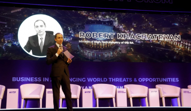 ԲՏԱ նախարար Ռոբերտ Խաչատրյանը մասնակցել է Երևան թեք ֆորում 2022-ին