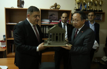 Նախատեսվում է Հայաստան-Չինաստան ուղիղ չվերթներ գործարկել. Արագածոտնի մարզ է այցելել Չինաստանի դեսպանը