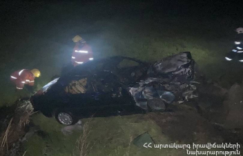 Հարթավան-Քուչակ ավտոճանապարհին մեքենան սահել է հարակից ձորակը և հրդեհվել