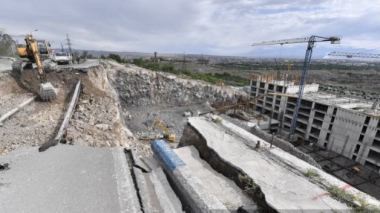 Երևանի Ծիծեռնակաբերդի խճուղում մեծ թափով ընթանում է փլուզված հատվածի վերակառուցումը
