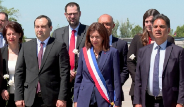 Փարիզի քաղաքապետը հարգանքի տուրք է մատուցել ցեղասպանության զոհերի և 44-օրյա պատերազմի նահատակների հիշատակին (տեսանյութ)