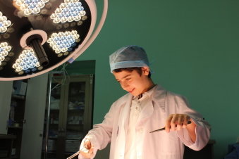 Ֆանարջյանի անվան Ուռուցքաբանության ազգային կենտրոնը այսօր ղեկավարելու են երեխաները (լուսանկարներ)