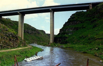 Փլուզվել է Ձորագետ գետի վրա կառուցված մետաղական կամուրջը. շրջվել է «ԶԻԼ» մակնիշի բեռնատարը