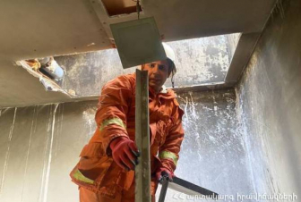 Հրշեջները մարել են Նոր Արեշի 22-րդ փողոցի նորակառույց շենքի տանիքում բռնկված հրդեհը