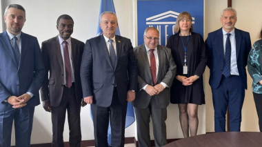 Վահրամ Դումանյանը Էռնեստո Օտտոնեի հետ խոսել է Արցախում հայկական մշակութային ժառանգության դիտավորյալ ոչնչացման մասին