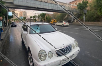 Երևանում տրոլեյբուսի էլեկտրահաղորդիչի ձողը պոկվել և վնասել է հետևից ընթացող մեքենան. վարորդը վնասվածք է ստացել