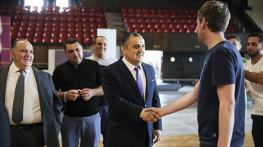 Կառավարության աջակցությամբ մարզահամերգային համալիրում տեղադրվել է համապատասխան խաղային մարզաձևերի մանրահատակ