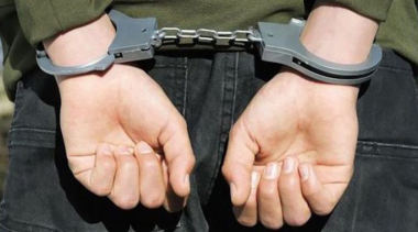 Տարադրամի փոխանակման կետի աշխատակցի նկատմամբ ավազակություն կատարելու կասկածանքով ձերբակալվել է 27-ամյա երիտասարդ