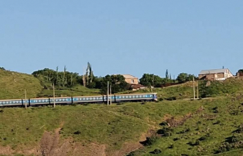 Երևան-Սևան-Շորժա էլեկտրագնացքն ու նորոգման փուլում գտնվող Բջնի-Հրազդան ճանապարհը. Հակոբ Արշակյանը տեսանյութ է հրապարակել