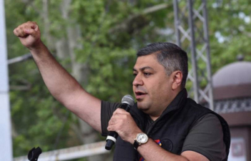 Մարդ քաղաքականապես որքան անփորձ պետք է լինի, որ խմբակցության բանալիները հանձնի ՀՀԿ-ին և հեռանա. Խաժակյան