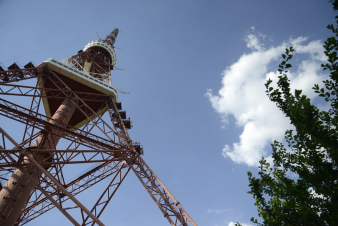 Եղանակային պատճառներով պայմանավորված՝ կարճ ժամանակով դադարեցվել էր հեռուստատեսային և ռադիո հեռարձակումը