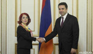 Ուրախ եմ, որ Հայաստանում Սիրիան ներկայացնում է հայազգի դիվանագետ. Ալեն Սիմոնյանը՝ Նորա Արիսյանին