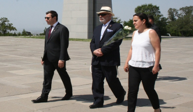 ՀՀ-ում Իսրայելի նորանշանակ դեսպանն այցելել է Հայոց ցեղասպանության հուշահամալիր