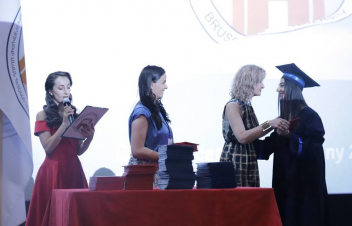 Ամեն օր արե՛ք այն հնարավորը, ինչ կարող եք, և մի օր կտեսնեք, որ արեցիք անհնարինը. Դումանյանը՝ Բրյուսովի շրջանավարտներին