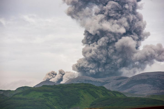 Կուրիլյան կղզիների Էբեկո հրաբուխը 1,5 կմ բարձրության վրա մոխիր է արտանետել