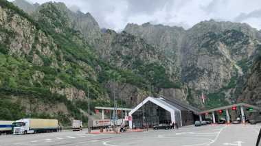 Լարսը բաց է  բոլոր տեսակի տրանսպորտային միջոցների համար.ԱԻՆ