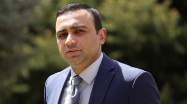 Շոգին հայրենիք փրկել չի լինում. Սաղաթելյանը ստիպված հետաձգեց սեզոնային ընդդիմության հանրահավաքը. Տարոն Չախոյան