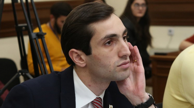 Ի՞նչ կասեք, եթե շաբաթ և կիրակի օրերին Երևան քաղաքի Աբովյան փողոցի ամբողջ միակողմանի հատվածը ծառայի բացառապես հետիոտնի, հեծանիվների և էլեկտրական ինքնագնացների տեղաշարժի համար․ Դավիթ Խաժակյան