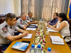 ՄԻՊ աշխատակիցները ոստիկանության ներկայացուցիչների հետ քննարկել են ձերբակալված անձանց պահման վայրերի բարելավման հարցերը