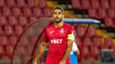 Արազ Օզբիլիսը կրկին վերսկսել է մարզումները «Փյունիկ»-ի կազմում