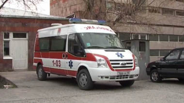 Նոր Արեշի բարձրահարկ շենքերից մեկի բակում 39-ամյա տղամարդու դի է հայտնաբերվել