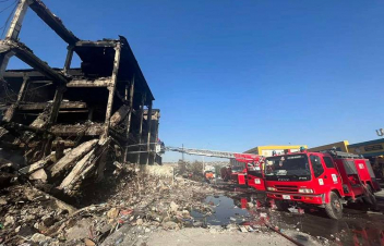 Այս պահի դրությամբ շենքի հարակից տարածքն ամբողջությամբ մաքրված է, աշխատանքներ են տարվում բուն պայթյունի հատվածում․ ԱԻՆ