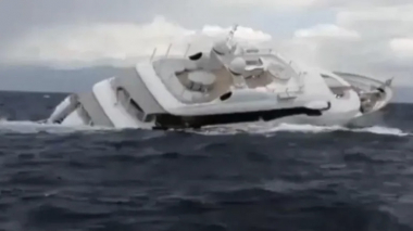 Իտալիայի ափերի մոտ խորտակվել է շքեղ զբոսանավ