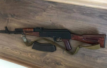 Դավիթաշենի բնակչուհին տանիքի մաքրման ժամանակ ինքնաձիգ է հայտնաբերել