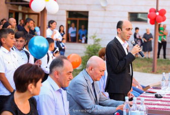 Արցախի պետական նախարար Բեգլարյանը Գիտելիքի և դպրության օրվա առթիվ մասնակցել է մի շարք միջոցառումների