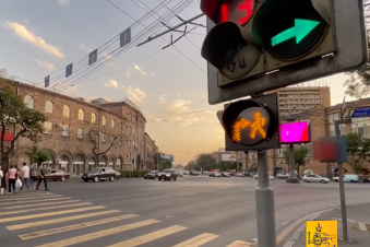 Խաչմերուկներում տեղադրվում է լուսային լրացուցիչ տեղեկատվական ազդանշան. քաղաքապետարան