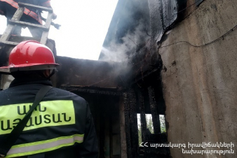 Աքորի գյուղում մեկհարկանի տանը հրդեհ է բռնկվել