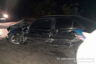 Քաջարան-Կապան ճանապարհին ավտոմեքենան դուրս է եկել երթևեկելի հատվածից և բախվել ժայռաբեկորին