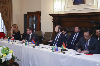 Հենց այս պահին, 2020 թվականի պատերազմից հետո ադրբեջանական վերահսկողության տակ անցած Լեռնային Ղարաբաղի տարածքներում Ադրբեջանը ոչնչացնում է հայկական մշակութային ժառանգությունը. Միրզոյան