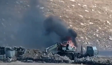 Ադրբեջանի ԶՈՒ-ն կրակ է բացել մարտական դիրքերում ամրաշինական աշխատանքներ իրականացնող շինարարական տեխնիկայի ուղղությամբ.ՊՆ