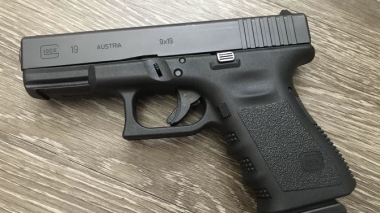 Կենտրոնական բաժնի ոստիկանները 24-ամյա վարորդի մոտ ատրճանակ են հայտնաբերել