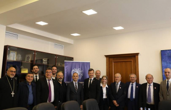 Վալանսի քաղաքապետ Նիկոլա Դարագոնն իր աջակցությունն է հայտնել Հայաստանին և հայ ժողովրդին