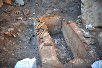 Թբիլիսիում հայտնաբերված հայերեն գրություններով մարմարե տապանաքարերը, մարդկային մասունքները կտեղափոխվեն Խոջիվանքի պանթեոն