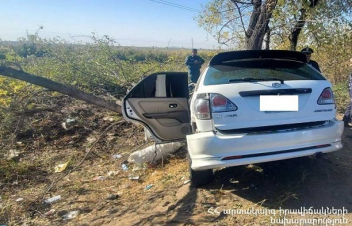 Մեծամոր-Արմավիր ավտոճանապարհին մեքենան բախվել է ծառին․ վարորդը տեղում մահացել է