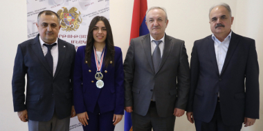 Վահրամ Դումանյանն ընդունել է շախմատի աշխարհի ու Եվրոպայի Մ18 տարեկանների չեմպիոն Մարիամ Մկրտչյանին