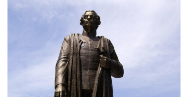 Գարեգին Նժդեհի և արգենտինացի գեներալի հուշարձաններին 2 տղամարդ պարսկերեն գրություններ էին գրել. նրանք հայտնաբերվել են