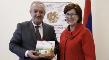 Դումանյանն ընդունել է ՀՀ-ում Կանադայի արտակարգ և լիազոր դեսպանին