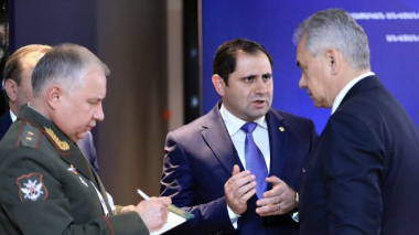 Հայաստանի և Ռուսաստանի պաշտպանության նախարարները քննարկել են պաշտպանական համագործակցությանը վերաբերող հարցեր